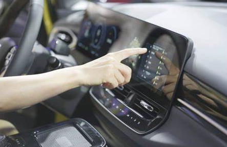 现代车载系统使用电容触摸屏的优势